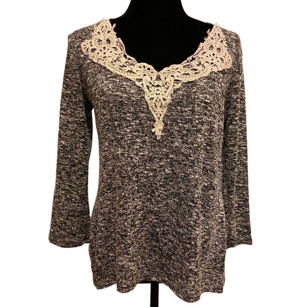 Charming Charlie Lightweight Gray Knit Crochet Collar Size M